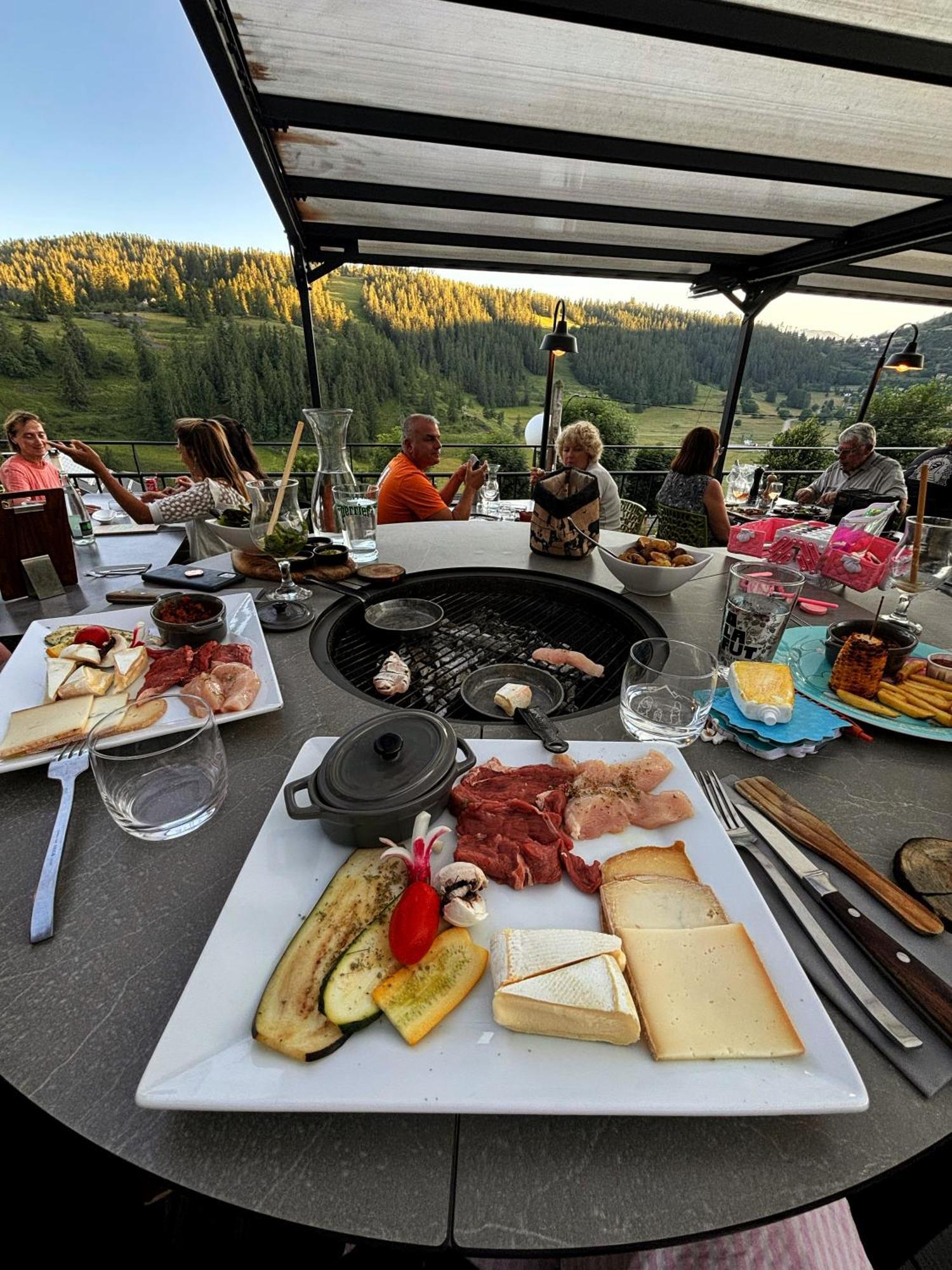 Hotel Genepi Beuil Bagian luar foto